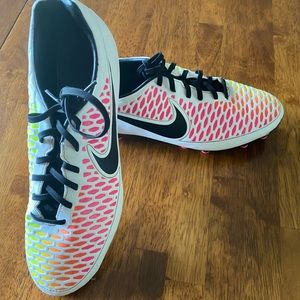 Ladies Nike Magista Soccer Cleats Size 10.5